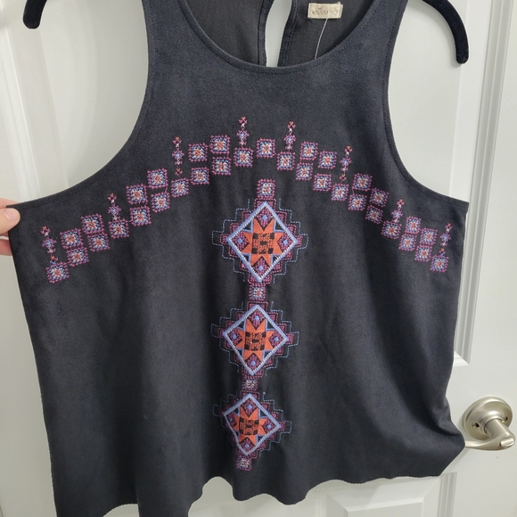 Suede Embroidered Tank Top - Picture 6 of 7